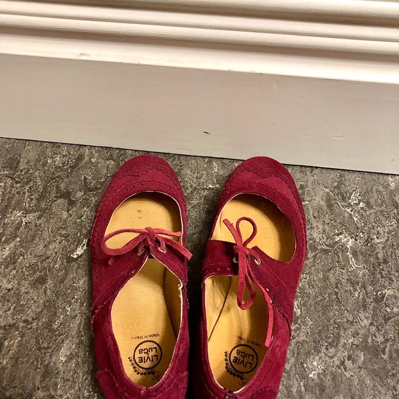 Livie and Luca Women’s suede flats. Size 6.5 - Picture 2 of 7